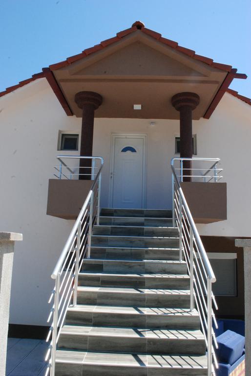 Madzar Apartments ستار دوجران المظهر الخارجي الصورة